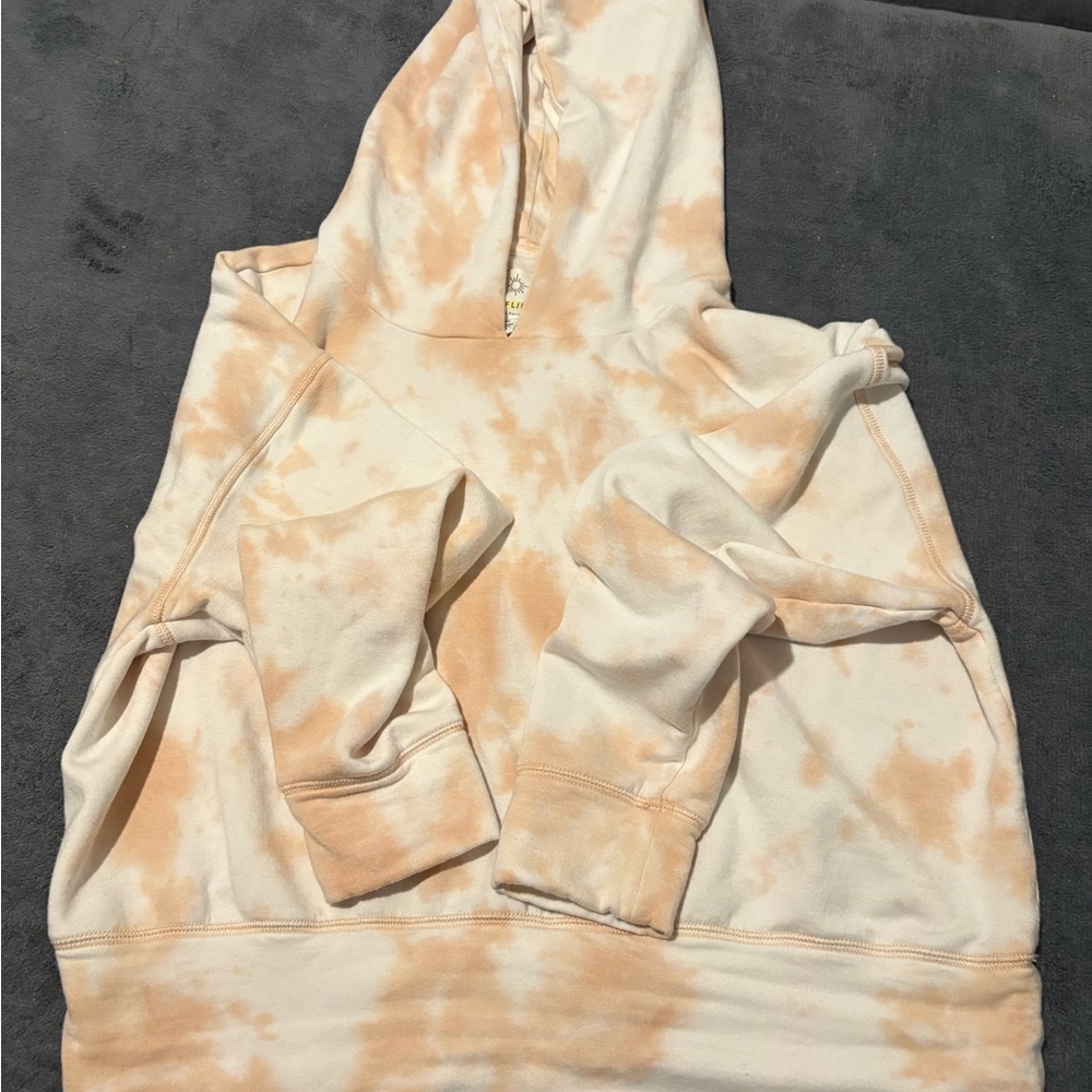 Offline by Aerie Cream and Tan Tie-Dye Cropped Sweatshirt